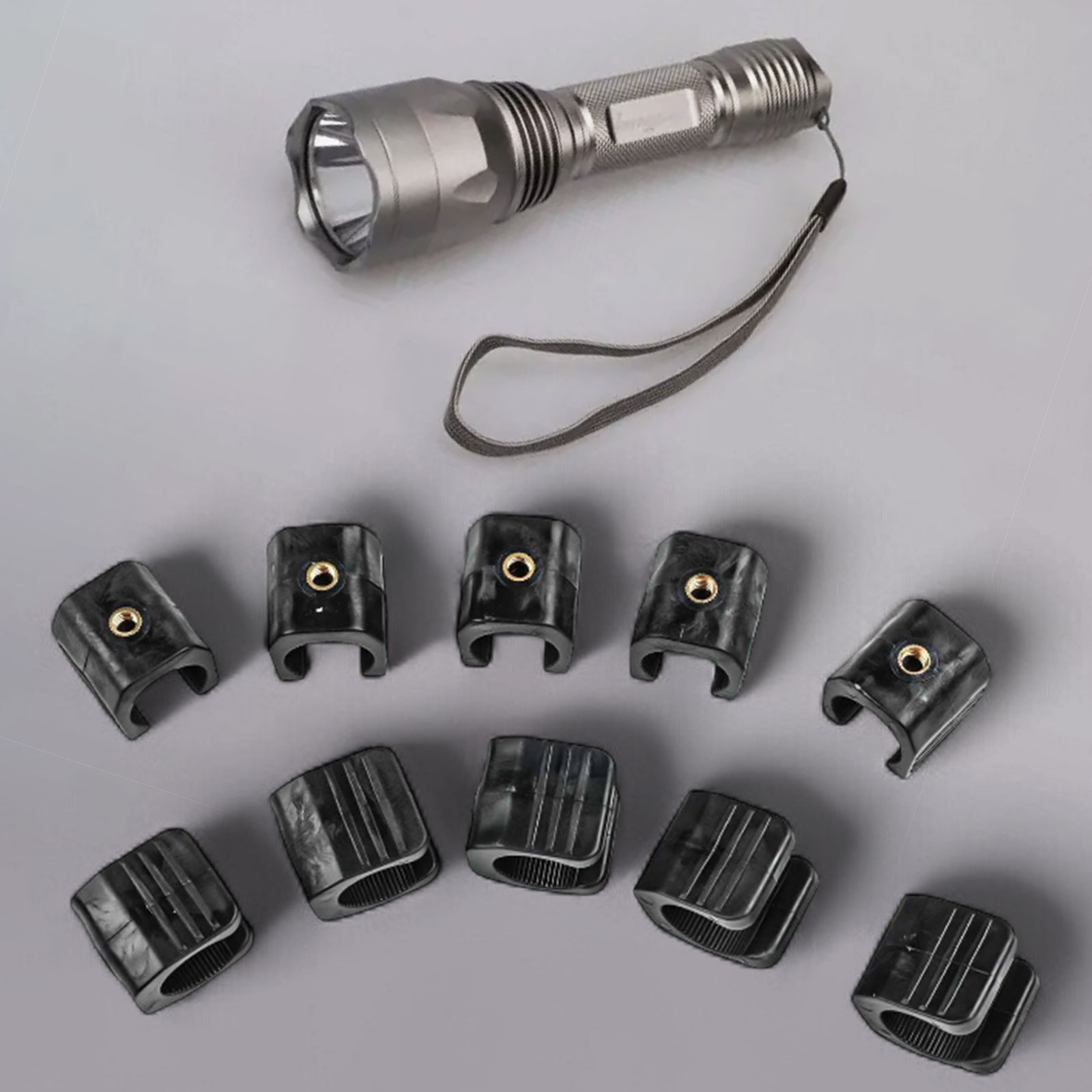 10個入りU字型クリップ。懐中電灯を固定するのに最適で、滑り - Outdoor Adventure U Of U のレビューと価格